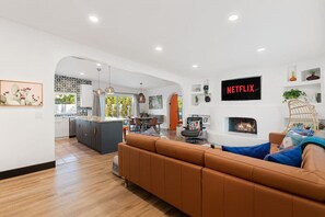 TV, fireplace