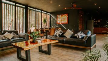 Deluxe House | Living area | Smart TV, Netflix, heated floors, streaming services