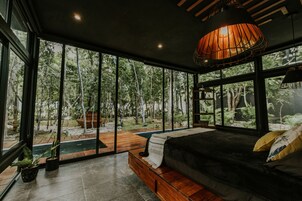 Cubrecamas, decoración personalizada y muebles diferentes 