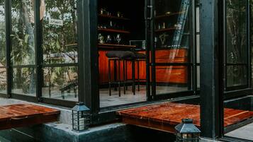 Kjøleskap, mikrobølgeovn, ovn og kaffetrakter/tekoker