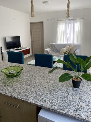 Kühlschrank, Ofen, Herdplatte, Geschirrspüler