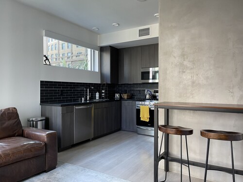 Modern 2 Bedroom Condo