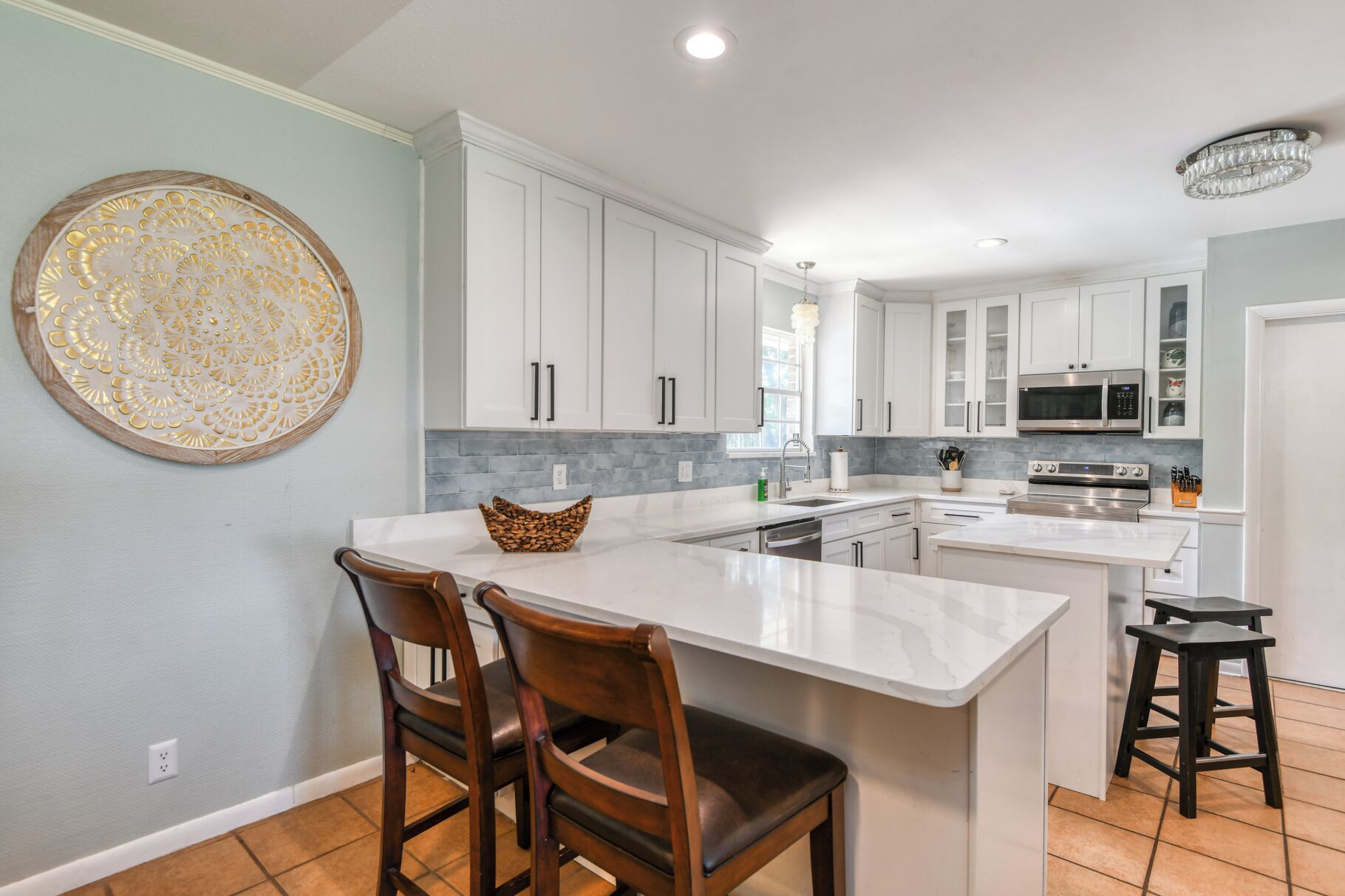 ثلاجة، ميكروويف، فرن، موقد طهي مسطح