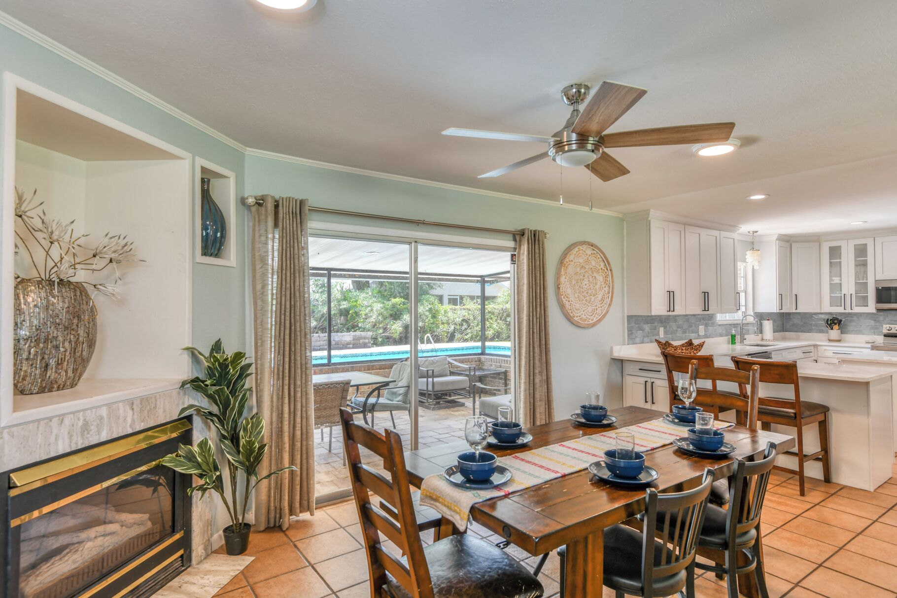 المنشأة من الداخل