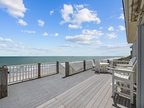 Terrace/patio - 5BR Oceanfront House in North Topsail Beach with Elevator - Sleeps 12 (North Topsail Beach)