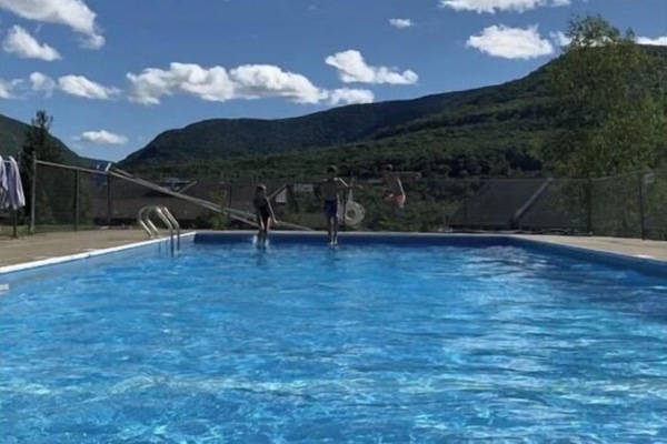 Piscina a l'aire lliure