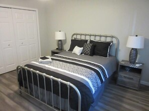 3 bedrooms, desk, iron/ironing board, free WiFi - Country Home Near Purdue Sleeps 6 (West Lafayette)