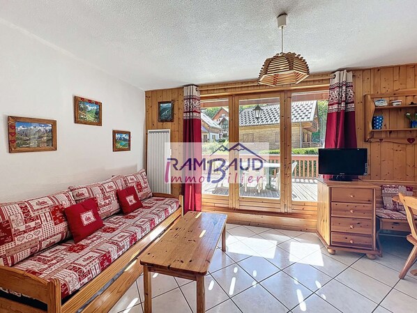 TV - 2 rooms cabin  6 people   Close to ski lifts (VALLOIRE)