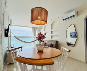 Basic Apartment | Dining