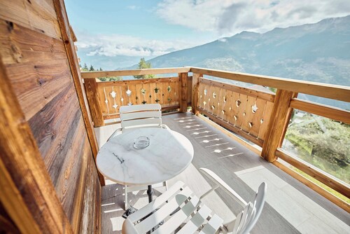 "Les Aiguilles Rouges", located at an altitude of 1750 metres, is one of the first buildings to be b