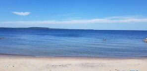 Beach nearby - Spacious -Custom Build Lakehouse-strtt-2025-158 (Tiny)