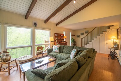 3 min to Sugar Mtn: Modern cabin nestled in the trees - The Sugar Cube