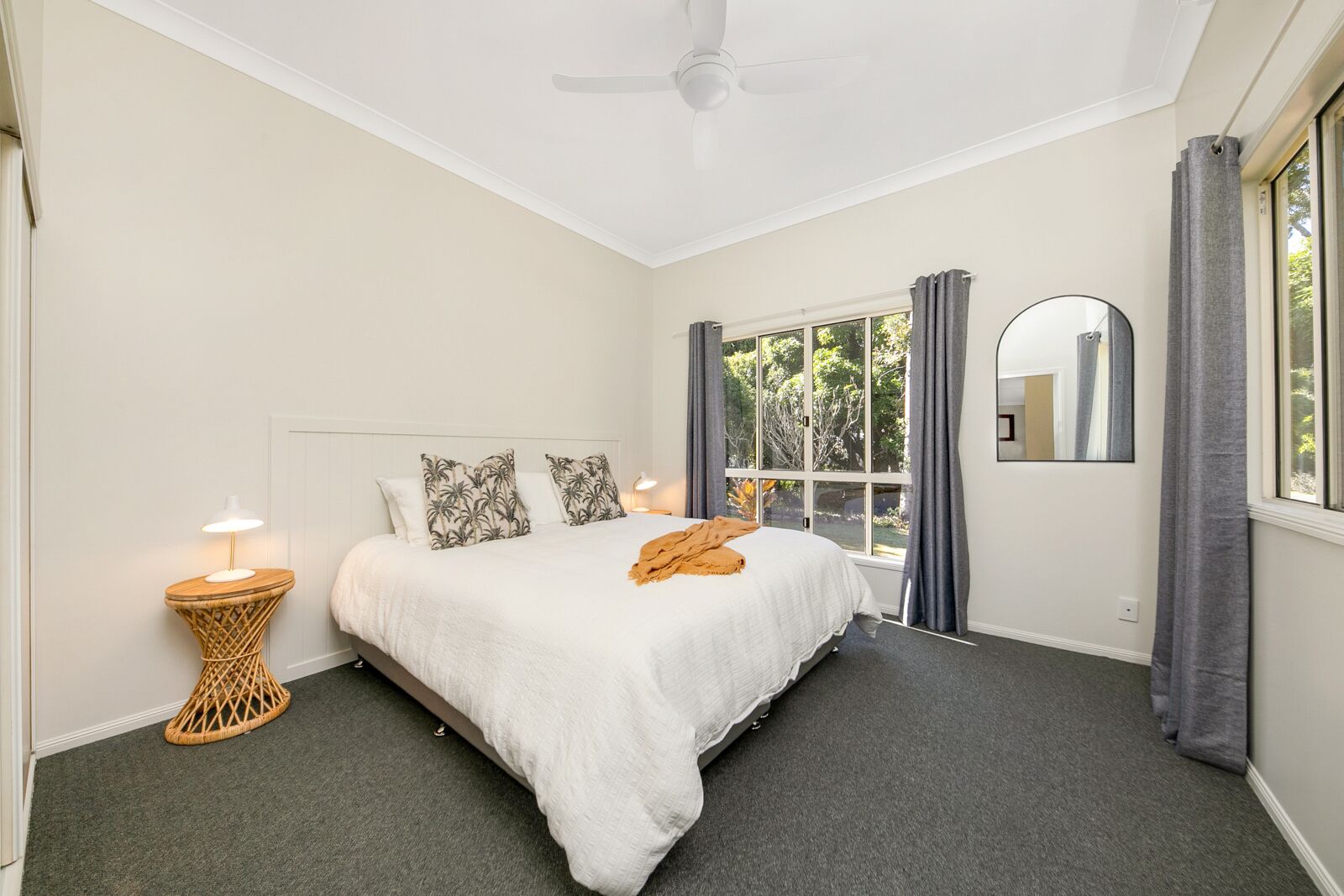 2 makuuhuonetta, työpöytä, silitysrauta/-lauta, ilmainen Wi-Fi