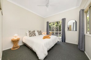 2 Schlafzimmer, Schreibtisch, Bügeleisen/Bügelbrett, kostenloses WLAN