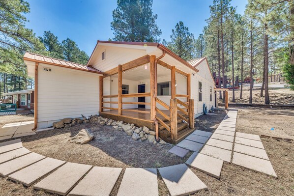 Exterior - Ruidoso Cabin - Walk to Local Park + Downtown (Ruidoso)