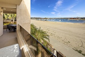 Property grounds - 3526 -Bayside Walk Unit  2 (San Diego)