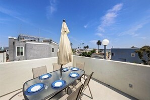 تناول الطعام بالخارج