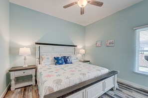 6 bedrooms, iron/ironing board, free WiFi, bed sheets