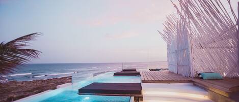 Außenpool, Infinity-Pool