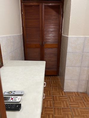 Comfort szoba | Szekrény