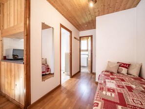 1 室のベッドルーム、WiFi (無料)、ベッドシーツ