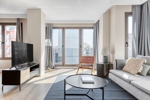 Télévision, chaîne hi-fi