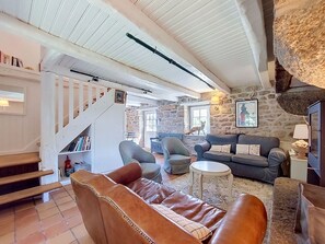 Fireplace - Wonderful private villa for 4 people with WIFI and terrace (Rosbras)