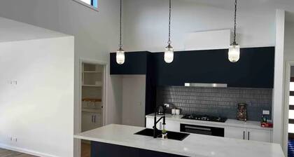 Modern 4 bedroom house -5 minutes to Bendigo cbd