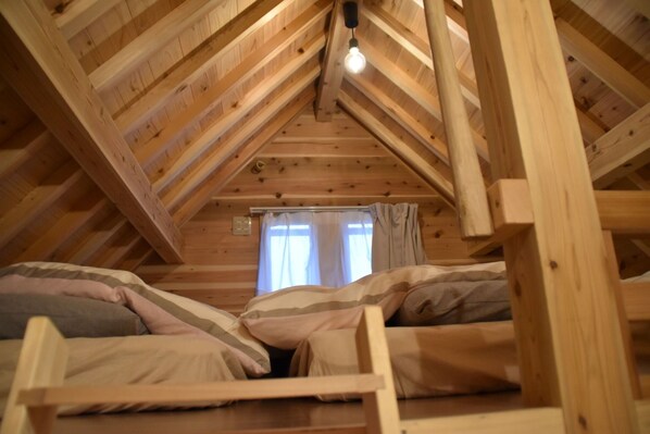 1 bedroom, desk, free WiFi, bed sheets