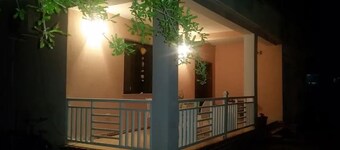 Nice House next to a beautiful park