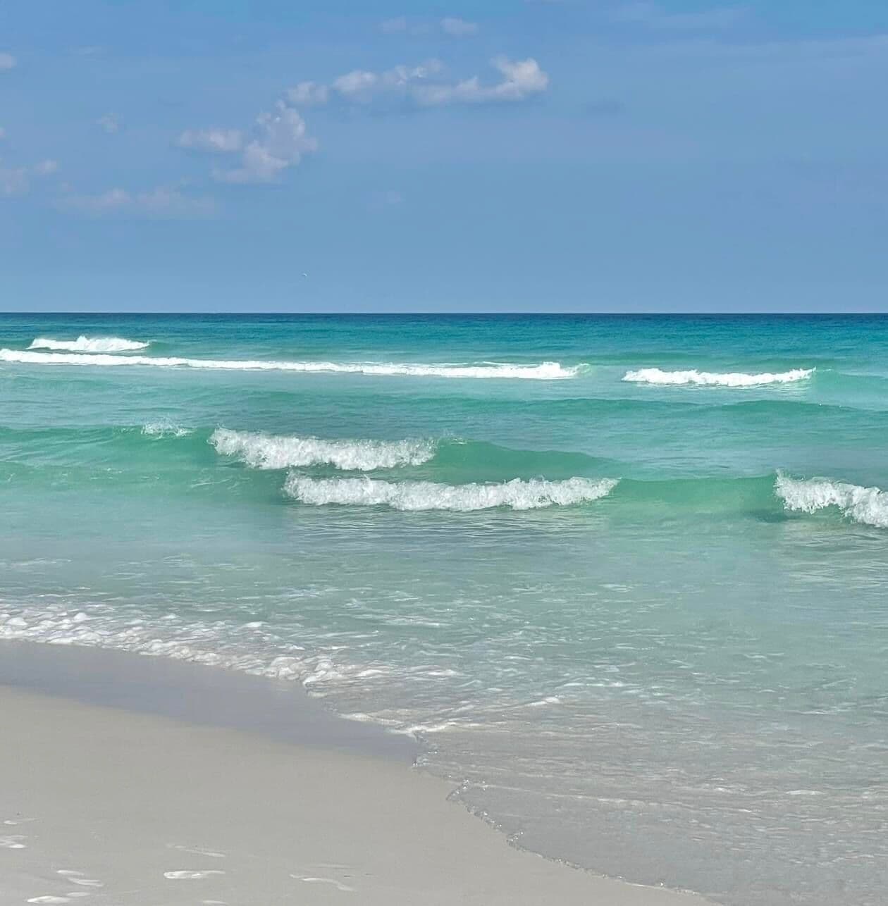 På stranden og solsenger