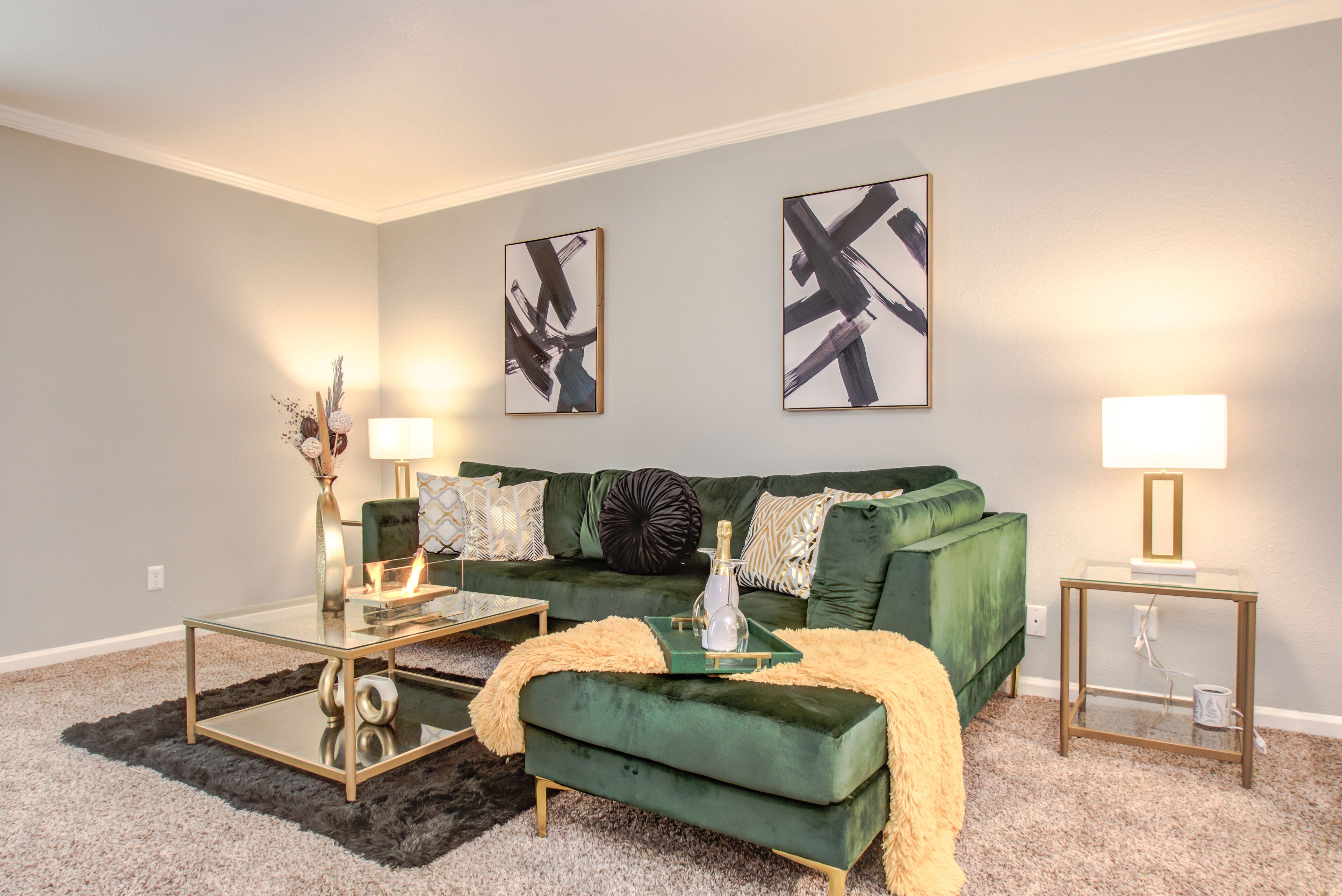 LUXURY GOLDEN DEN