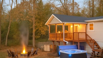 Bain à remous extérieur