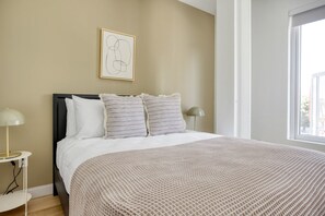 Ferros/tábuas de passar roupa, Wi-Fi, roupa de cama