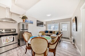 Interior - 3 Bedroom Luxury Court Home in Nolan Hill (Calgary)