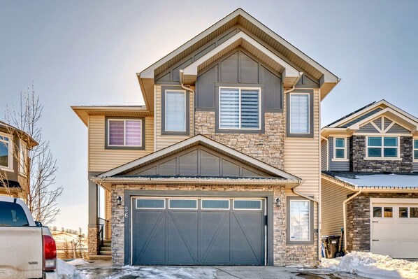 Exterior - 3 Bedroom Luxury Court Home in Nolan Hill (Calgary)