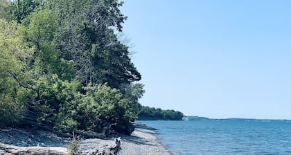 Waterfront house with amazing views of Lake Ontario and Sunsets
