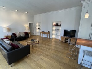 Fernseher, Stereoanlage