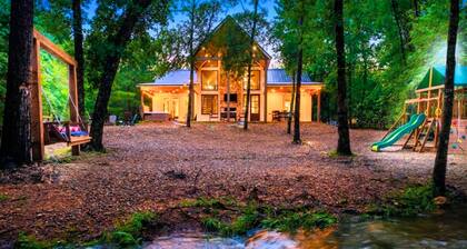 Modern Serenity | Walk to the Creek from this Luxe and Cozy Cabin!