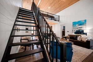 Smart TV, fireplace, video games - Modern Serenity | Walk to the Creek from this Luxe and Cozy Cabin! (Broken Bow)