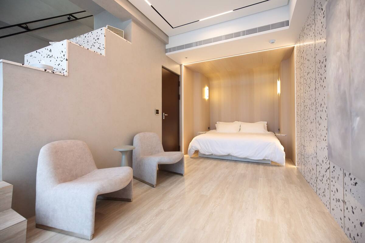 Kamar Elite | Seprai antialergi, minibar, tirai kedap cahaya, dan Wi-Fi gratis