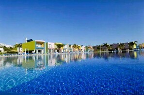 Pool - 1 Bedroom flat in Albufeira Marina (Albufeira)