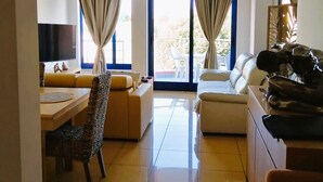 Unclassified image, 3 of 15, button - 1 Bedroom flat in Albufeira Marina (Albufeira)