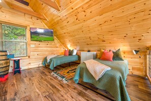 2 bedrooms, desk, iron/ironing board, free WiFi