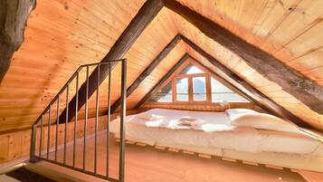 1 bedroom, bed sheets