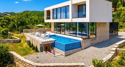 Pool Villa Luxoria Trebesin, Herceg Novi, Montenegro