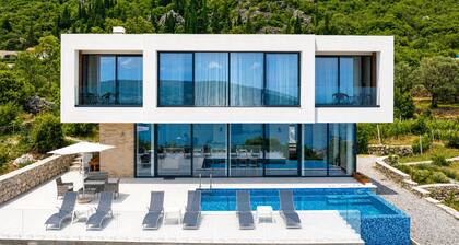 Pool Villa Luxoria Trebesin, Herceg Novi, Montenegro
