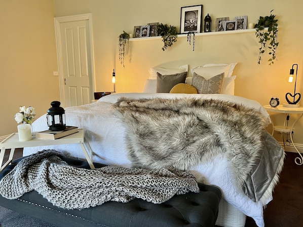 1 bedroom, desk, iron/ironing board, WiFi