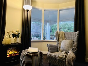 Interior - Cosy Country Cottage<br> (Neerim South)