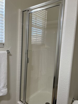 Shower, hair dryer, towels, soap - Private Casita inside Beautiful Desert Neighborhood (Indio)